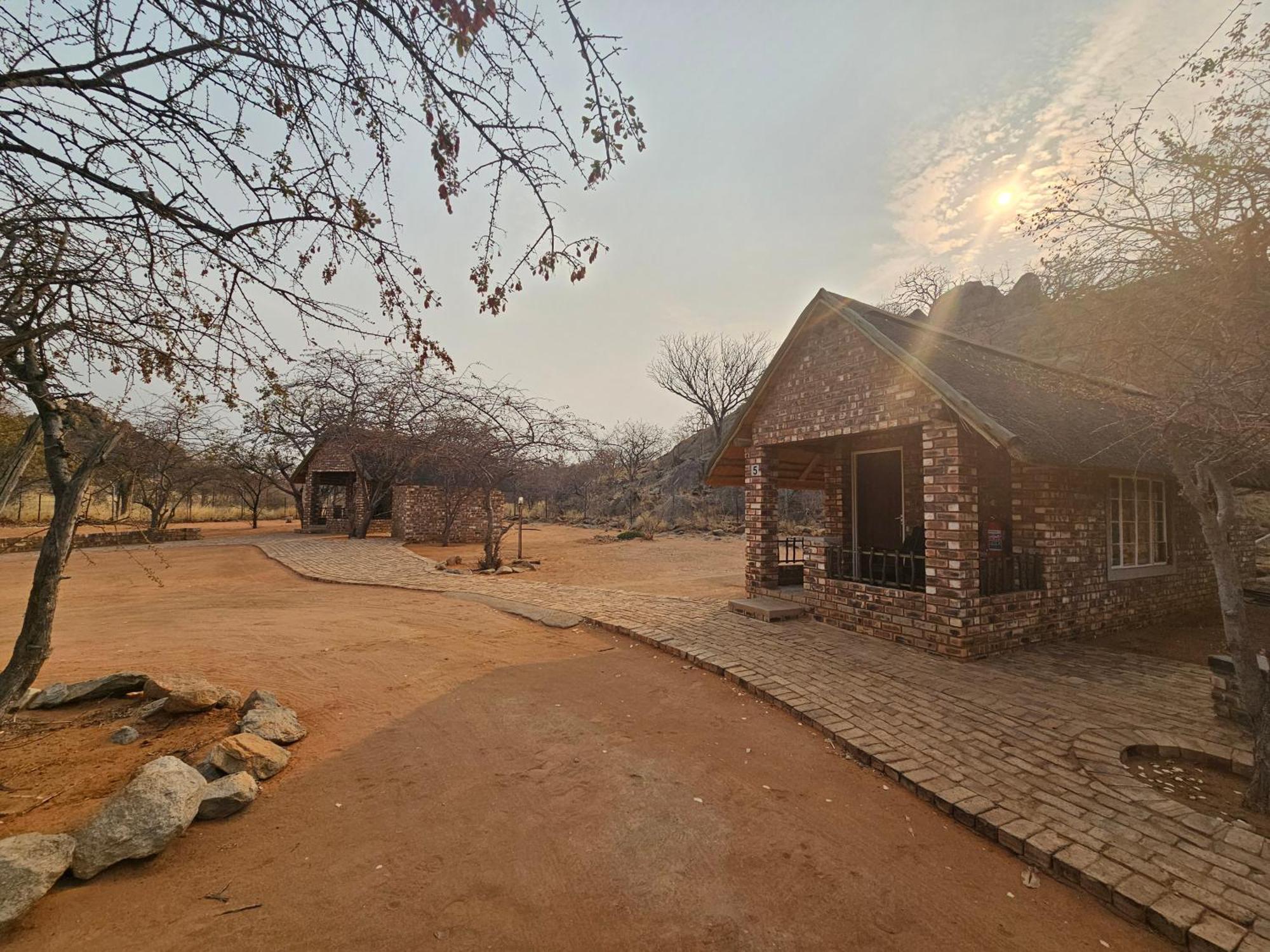 Kaoko Bush Lodge Kamanjab Экстерьер фото
