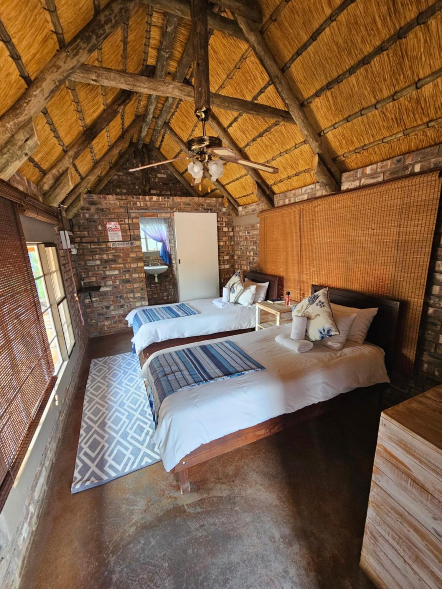 Kaoko Bush Lodge Kamanjab Экстерьер фото